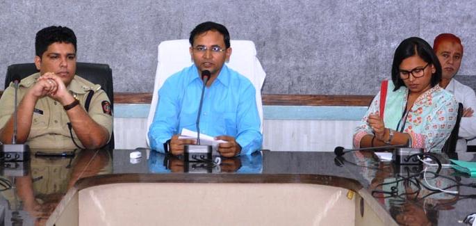 Don't panic, don't panic ... | घाबरू नका, घाबरवू नका... Don't panic, don't panic ... | घाबरू नका, घाबरवू नका...