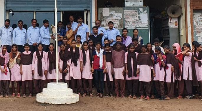 Celebrate Hindi day in district | जालना जिल्हाभरात हिंदी दिवस उत्साहात साजरा Celebrate Hindi day in district | जालना जिल्हाभरात हिंदी दिवस उत्साहात साजरा