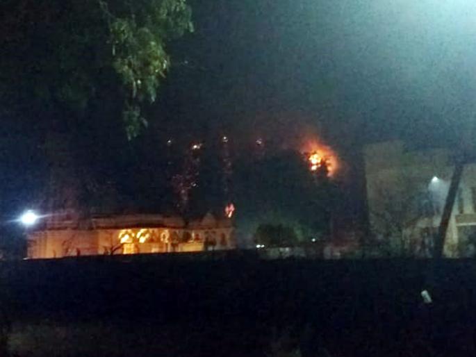 Rains in Jalana district | उन्हाचा चटका; त्यात अवकाळीचा फटका... Rains in Jalana district | उन्हाचा चटका; त्यात अवकाळीचा फटका...