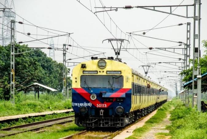 Two extra memos will run between Virar-Dahanu from tomorrow | विरार-डहाणु दरम्यान उद्यापासून दोन जादा मेमू धावणार Two extra memos will run between Virar-Dahanu from tomorrow | विरार-डहाणु दरम्यान उद्यापासून दोन जादा मेमू धावणार