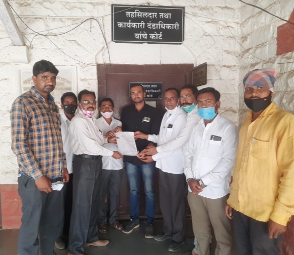 Power outage in Lakhmapur, Dahegaon area | लखमापूर, दहेगाव परिसरात वीज खंडित Power outage in Lakhmapur, Dahegaon area | लखमापूर, दहेगाव परिसरात वीज खंडित