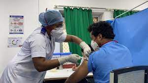 Devgaon Health Center crosses the 3,000 stage of vaccination | देवगाव आरोग्य केंद्रात लसीकरणाचा तीन हजारांचा टप्पा पार Devgaon Health Center crosses the 3,000 stage of vaccination | देवगाव आरोग्य केंद्रात लसीकरणाचा तीन हजारांचा टप्पा पार