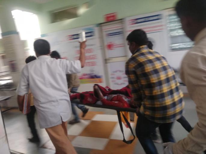 Fights through the marriage vows; Lasalgavi women burnt | लग्नाच्या वादातून झटापट; लासलगावी महिला पेटली Fights through the marriage vows; Lasalgavi women burnt | लग्नाच्या वादातून झटापट; लासलगावी महिला पेटली