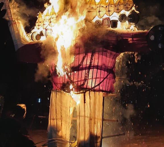 Ravana Dahan following the rules of Malegaon Carona | मालेगावी काेरोनाचे नियम पाळत रावण दहन Ravana Dahan following the rules of Malegaon Carona | मालेगावी काेरोनाचे नियम पाळत रावण दहन
