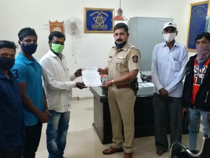 Demand for a circle on the mouthpiece | मुखेड फाट्यावर सर्कलची मागणी Demand for a circle on the mouthpiece | मुखेड फाट्यावर सर्कलची मागणी