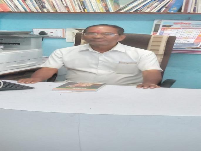 Share the culture of reading; Bookwriter Muralidhar Naval | वाचन संस्कृतीचा वाटाडया; ग्रंथमित्र मुरलीधर नवाळे Share the culture of reading; Bookwriter Muralidhar Naval | वाचन संस्कृतीचा वाटाडया; ग्रंथमित्र मुरलीधर नवाळे