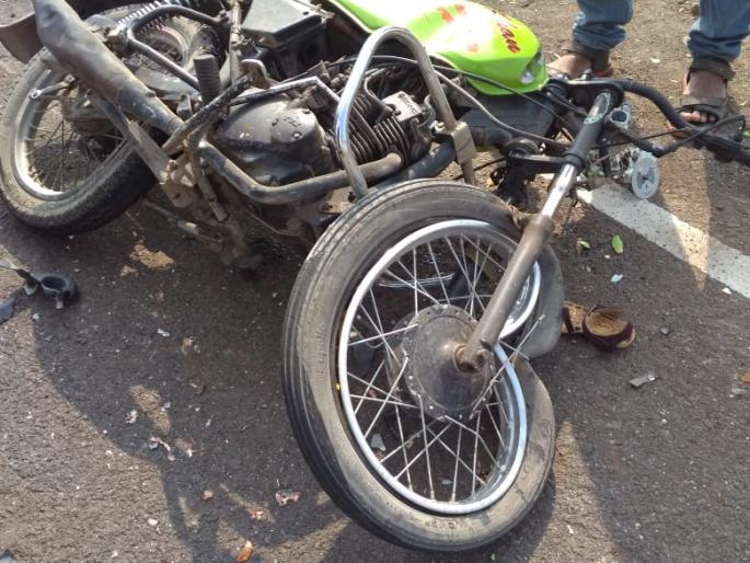 Two killed in accident at Hiswal | हिसवळ येथील अपघातात दोन ठार Two killed in accident at Hiswal | हिसवळ येथील अपघातात दोन ठार