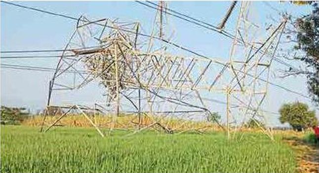 Construction of new power tower tower | नवीन वीज वाहिनी टॉवर उभारणी सुरू Construction of new power tower tower | नवीन वीज वाहिनी टॉवर उभारणी सुरू