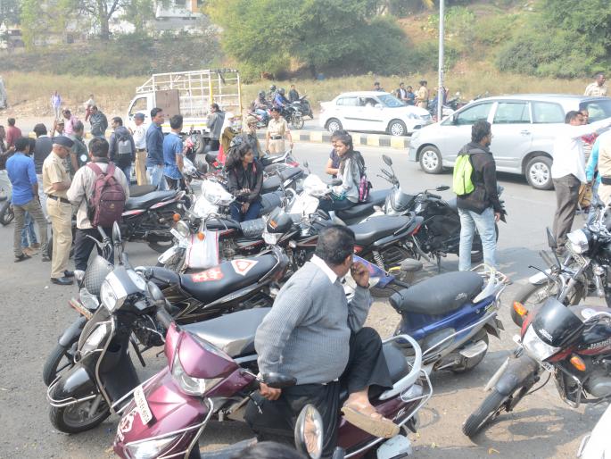 If you do not have helmet, sitbelt, now take action every day | हेल्मेट, सिटबेल्ट नसल्यास आता दररोज कारवाई If you do not have helmet, sitbelt, now take action every day | हेल्मेट, सिटबेल्ट नसल्यास आता दररोज कारवाई