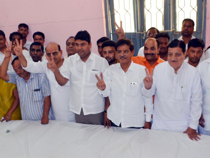 Parbhani is the President of Mahanah Bank: Success of Bordeaux to prevent warpuders | परभणी जल्हा बँकेच्या अध्यक्षपदी चोखट : वरपूडकरांना रोखण्यात बोर्डीकरांना यश Parbhani is the President of Mahanah Bank: Success of Bordeaux to prevent warpuders | परभणी जल्हा बँकेच्या अध्यक्षपदी चोखट : वरपूडकरांना रोखण्यात बोर्डीकरांना यश