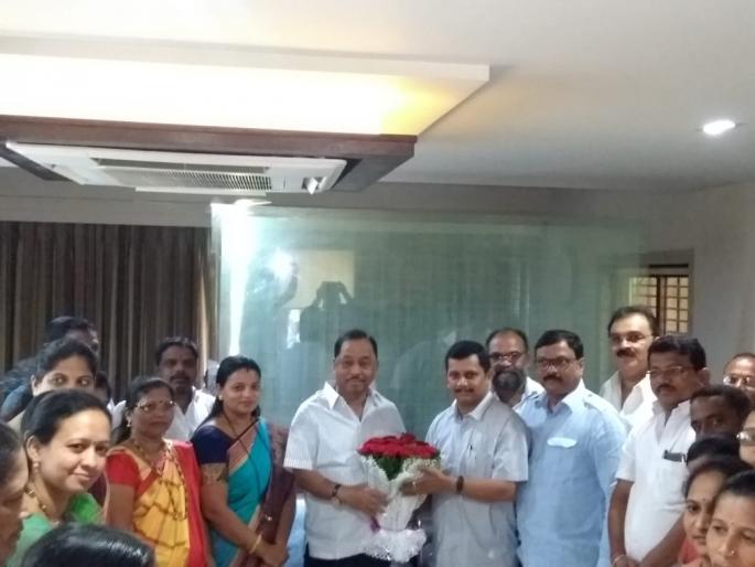 Congress party has no right to remove whip: Narayan Rane | जिल्हा परिषद : काँग्रेसला व्हिप काढण्याचा अधिकार नाही : नारायण राणे Congress party has no right to remove whip: Narayan Rane | जिल्हा परिषद : काँग्रेसला व्हिप काढण्याचा अधिकार नाही : नारायण राणे