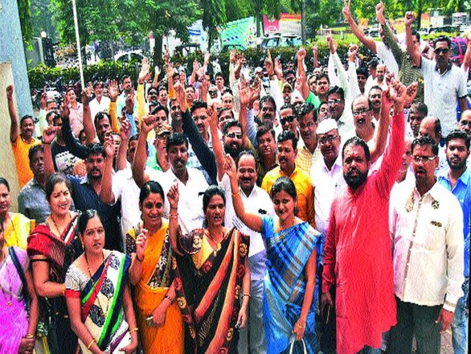 The ration shopkeepers shut the sticks | रेशन दुकानदारांचा कडकडीत बंद The ration shopkeepers shut the sticks | रेशन दुकानदारांचा कडकडीत बंद