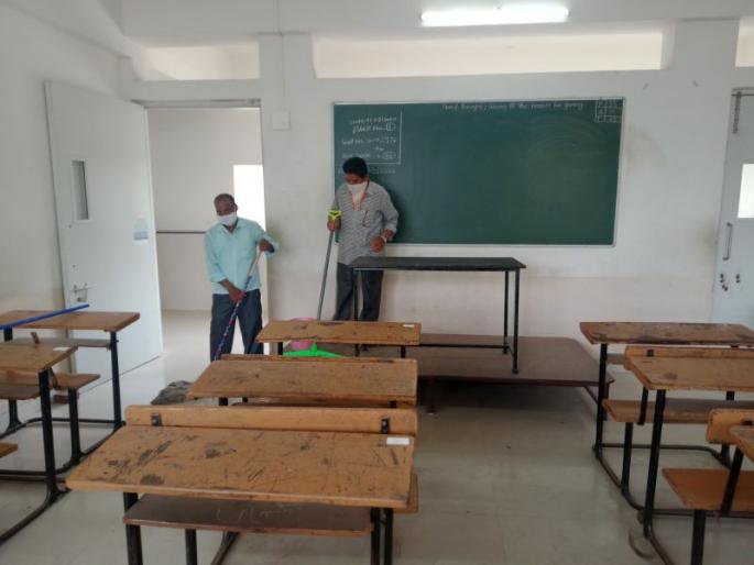 School offices opened; Teachers, staff work continues | शाळांची कार्यालये उघडली ; शिक्षक, शिक्षकेत्तर कर्मचाऱ्यांचे कामकाज सुरू School offices opened; Teachers, staff work continues | शाळांची कार्यालये उघडली ; शिक्षक, शिक्षकेत्तर कर्मचाऱ्यांचे कामकाज सुरू
