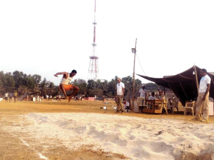 Sindhudurg Police Recruitment: 42 candidates ineligible for physical examination, 127 people later | सिंधुदुर्ग पोलीस भरती : शारीरिक चाचणीत ४२ उमेदवार अपात्र, १२७ जण बाद Sindhudurg Police Recruitment: 42 candidates ineligible for physical examination, 127 people later | सिंधुदुर्ग पोलीस भरती : शारीरिक चाचणीत ४२ उमेदवार अपात्र, १२७ जण बाद