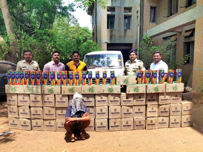 3 lakhs of illicit liquor seized, Danoli market incident | ३ लाखांची अवैध दारू जप्त, दाणोली बाजारपेठेतील घटना