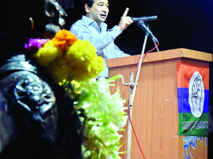 Nitesh Rane's 'Refinery' against Eligar, Giriya's public meeting: Shiv Sena's support to the project; ... but 'those' will not lose the person | नीतेश राणे यांचा ‘रिफायनरी’ विरोधात एल्गार, गिर्ये येथील जाहीर सभा : शिवसेनेचा प्रकल्पाला आतून पाठिंबा; ...तर ‘त्या’ व्यक्तींची गय करणार नाही Nitesh Rane's 'Refinery' against Eligar, Giriya's public meeting: Shiv Sena's support to the project; ... but 'those' will not lose the person | नीतेश राणे यांचा ‘रिफायनरी’ विरोधात एल्गार, गिर्ये येथील जाहीर सभा : शिवसेनेचा प्रकल्पाला आतून पाठिंबा; ...तर ‘त्या’ व्यक्तींची गय करणार नाही