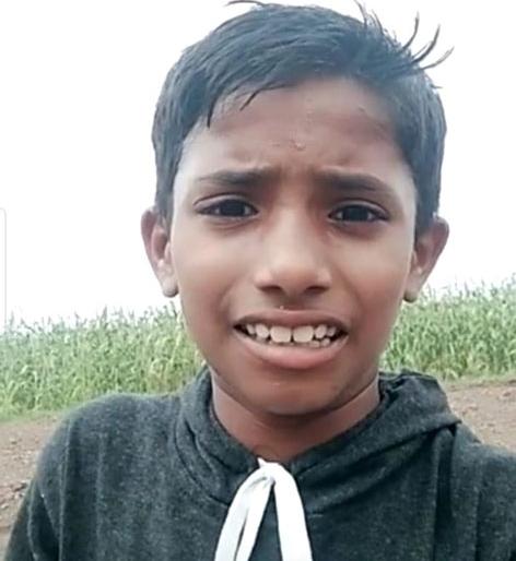 Child dies after falling into a well while grabbing a kite | पतंग पकडतांना विहिरीत पडून बालकाचा मृत्यू Child dies after falling into a well while grabbing a kite | पतंग पकडतांना विहिरीत पडून बालकाचा मृत्यू