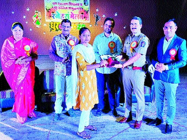Meeting of Santosh Vidyalaya | संतोष विद्यालयाचे स्नेहसंमेलन Meeting of Santosh Vidyalaya | संतोष विद्यालयाचे स्नेहसंमेलन