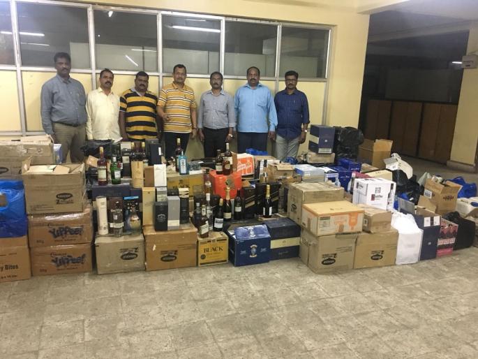 Konkan Bharari squad of excise duty seized in Mumbai, foreign currency worth two crore rupees seized | उत्पादन शुल्कच्या कोकण भरारी पथकाची मुंबईत धाड, दोन कोटीचा विदेशी मद्यसाठा जप्त Konkan Bharari squad of excise duty seized in Mumbai, foreign currency worth two crore rupees seized | उत्पादन शुल्कच्या कोकण भरारी पथकाची मुंबईत धाड, दोन कोटीचा विदेशी मद्यसाठा जप्त