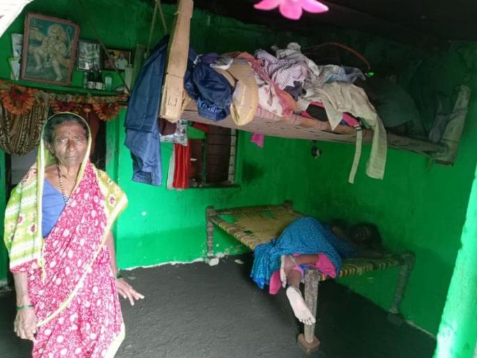 Flood story in Nagpur district | जीव टांगणीला अन् खाट आडोशाला! जागले म्हणून वाचले; नागपूर जिल्ह्यातील पूरकहाणी Flood story in Nagpur district | जीव टांगणीला अन् खाट आडोशाला! जागले म्हणून वाचले; नागपूर जिल्ह्यातील पूरकहाणी