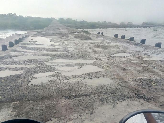Mudi-traffic jam on the Walkheda Bridge | मुडी- वालखेडा पुलावरील वाहतूक ठप्प Mudi-traffic jam on the Walkheda Bridge | मुडी- वालखेडा पुलावरील वाहतूक ठप्प