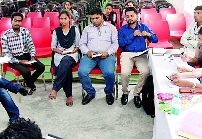 Make positive use of new social media | नवीन समाज माध्यमांचा सकारात्मक वापर करा Make positive use of new social media | नवीन समाज माध्यमांचा सकारात्मक वापर करा