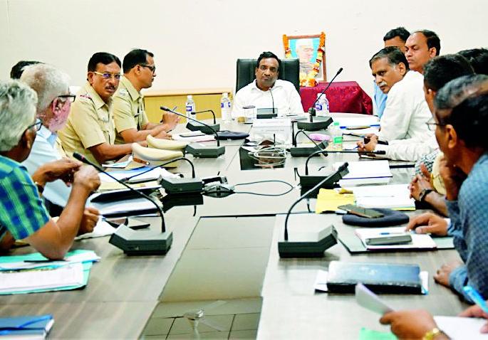Accidents escalated; Accelerate helmet power in the district | अपघात वाढले; जिल्ह्यात हेल्मेटसक्ती तीव्र करा Accidents escalated; Accelerate helmet power in the district | अपघात वाढले; जिल्ह्यात हेल्मेटसक्ती तीव्र करा
