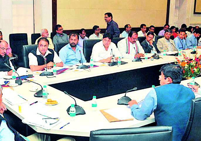 Speed up the work of incomplete irrigation projects | अपूर्ण सिंचन प्रकल्पांच्या कामांना गती द्या Speed up the work of incomplete irrigation projects | अपूर्ण सिंचन प्रकल्पांच्या कामांना गती द्या