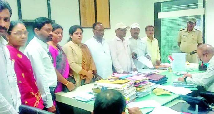 The trash canopy in Yavatmal city | यवतमाळ शहरातील कचराकोंडी फोडा