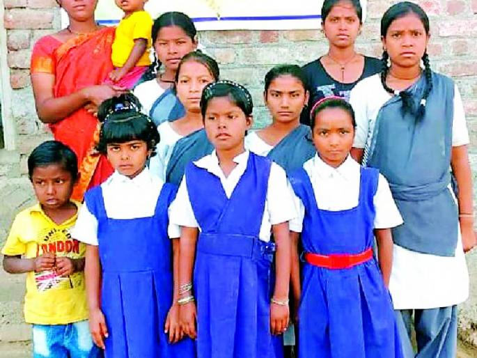 Finally, the girls got the rights school | अखेर ‘त्या’ मुलींना मिळाली हक्काची शाळा Finally, the girls got the rights school | अखेर ‘त्या’ मुलींना मिळाली हक्काची शाळा