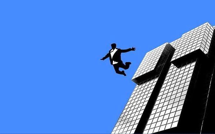 Shocking! A senior citizen with CA committed suicide by jumping from the 13th floor | धक्कादायक! सीए असलेल्या ज्येष्ठ नागरिकाची १३ व्या मजल्यावरून उडी मारून आत्महत्या Shocking! A senior citizen with CA committed suicide by jumping from the 13th floor | धक्कादायक! सीए असलेल्या ज्येष्ठ नागरिकाची १३ व्या मजल्यावरून उडी मारून आत्महत्या