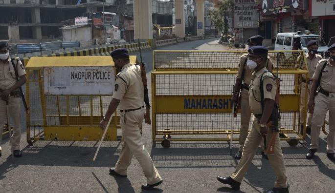 Internal opposition to the lockdown from within Congress; The Guardian did not even discuss | लॉकडाऊनला काँग्रेसमधूनच अंतर्गत विरोध; पालकमंत्र्यांनी चर्चाही केली नाही Internal opposition to the lockdown from within Congress; The Guardian did not even discuss | लॉकडाऊनला काँग्रेसमधूनच अंतर्गत विरोध; पालकमंत्र्यांनी चर्चाही केली नाही