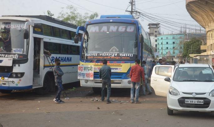 The shock of lockdown; Workers from Madhya Pradesh, Chhattisgarh leave Nagpur again | लॉकडाऊनचा धसका; मध्यप्रदेश, छत्तीसगडमधील मजुरांनी पुन्हा सोडले नागपूर