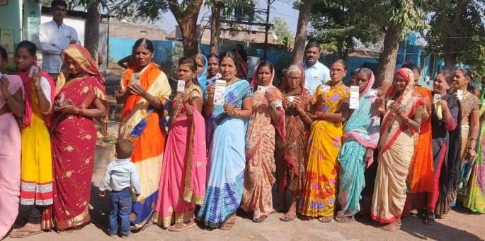 83% turnout in Yavatmal district | यवतमाळ जिल्ह्यात ८३ टक्के मतदान