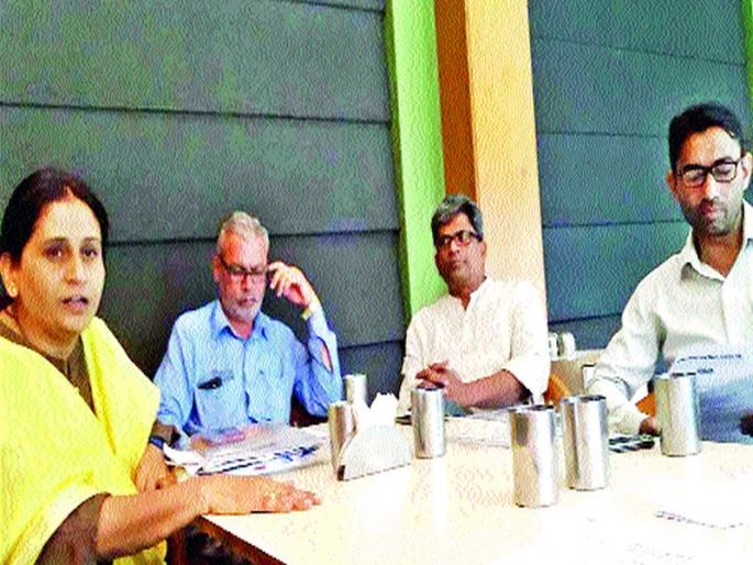 The government is indifferent to the implementation of the Constitution | घटनादुरुस्तीच्या अंमलबजावणीस शासन उदासीन The government is indifferent to the implementation of the Constitution | घटनादुरुस्तीच्या अंमलबजावणीस शासन उदासीन