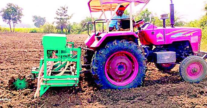 Farmland OK for chickpea; But from the chair growling the Boke of agriculture | चण्यासाठी शेतजमीन ओके; पण खुर्चीतून गुरगुरताहेत कृषीचे बोके