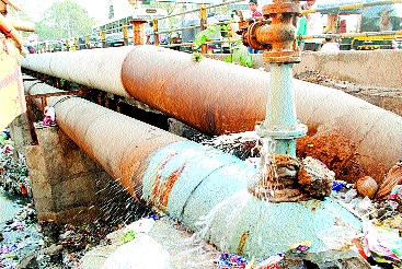 Water supply to Aurangabad city through industry channels | उद्योगाच्या वाहिनीतून औरंगाबाद शहराला पाणीपुरवठा Water supply to Aurangabad city through industry channels | उद्योगाच्या वाहिनीतून औरंगाबाद शहराला पाणीपुरवठा