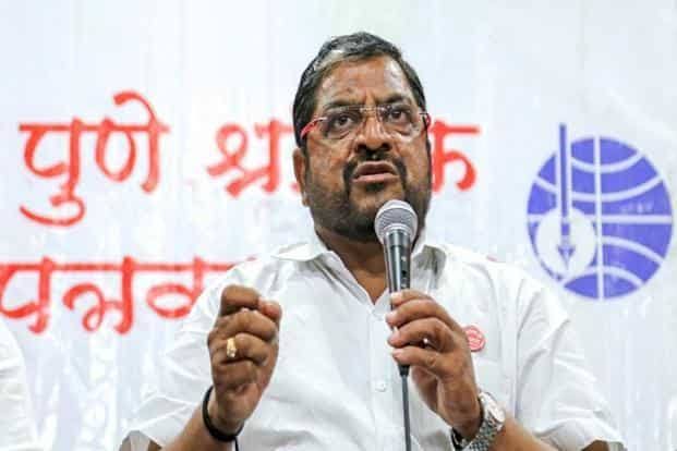 Raju Shetty's strong attack on the central government | ढेकणं झाली म्हणून घर जाळायचं नसतं : राजू शेट्टी यांचा केंद्र सरकारवर जोरदार हल्लाबोल Raju Shetty's strong attack on the central government | ढेकणं झाली म्हणून घर जाळायचं नसतं : राजू शेट्टी यांचा केंद्र सरकारवर जोरदार हल्लाबोल