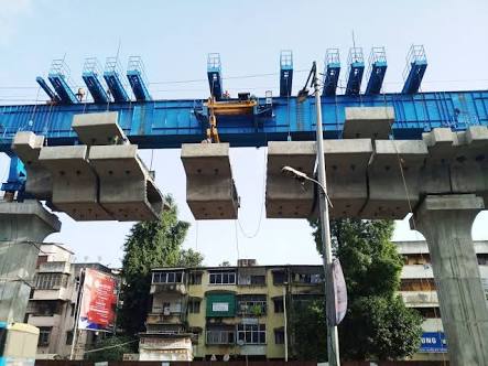 Pune metro's 2000 workers of other states came once again on work | मेट्रोचे २ हजार कामगार परराज्यातून परतले, कामाला मिळाली गती Pune metro's 2000 workers of other states came once again on work | मेट्रोचे २ हजार कामगार परराज्यातून परतले, कामाला मिळाली गती
