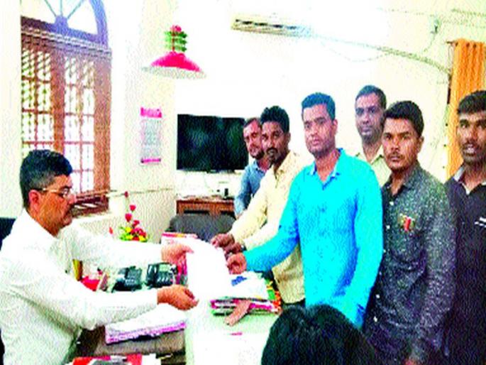  Demand for action against minor children in the case of assault | अल्पवयीन मुलांना मारहाण प्रकरणी कारवाईची मागणी