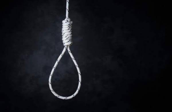Persecution for having a second daughter; Suicide by married women | दुसऱ्यांदा मुलगी झाल्याने छळ ; विवाहितेची गळफास घेऊन आत्महत्या