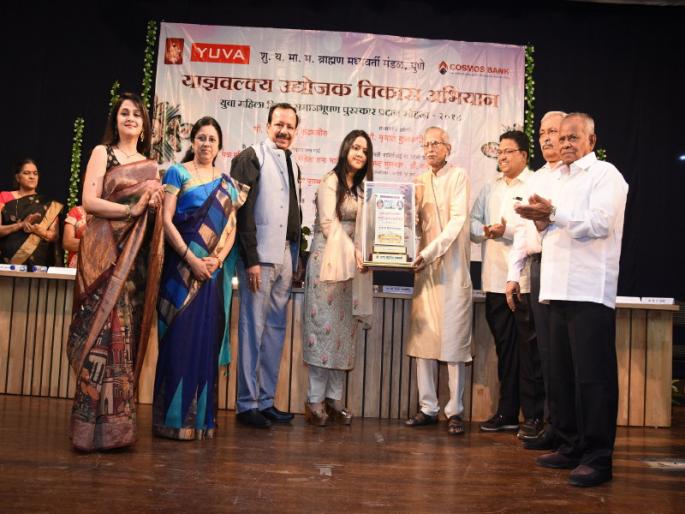 woman will be more capable and sucessful with support from family : Amrita Fadnavis | कुटुंबाच्या पाठिंब्याने महिला अधिक सक्षम आणि स्वयंसिद्धा होतील : अमृता फडणवीस woman will be more capable and sucessful with support from family : Amrita Fadnavis | कुटुंबाच्या पाठिंब्याने महिला अधिक सक्षम आणि स्वयंसिद्धा होतील : अमृता फडणवीस