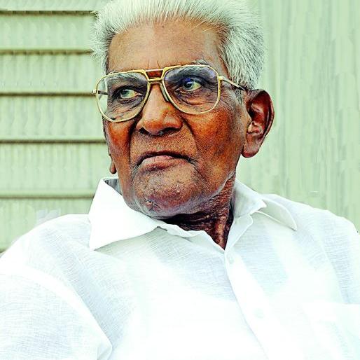 The base of the initiation collapsed; Sadanand Fulzale passed away | दीक्षाभूमीचा आधारवड कोसळला ; सदानंद फुलझेले यांचे निधन The base of the initiation collapsed; Sadanand Fulzale passed away | दीक्षाभूमीचा आधारवड कोसळला ; सदानंद फुलझेले यांचे निधन