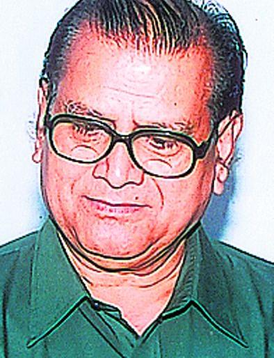 Yashwant Manohar received the 'Kavivarya Kusumagraj' award | यशवंत मनोहर यांना ‘कविवर्य कुसुमाग्रज’ पुरस्कार