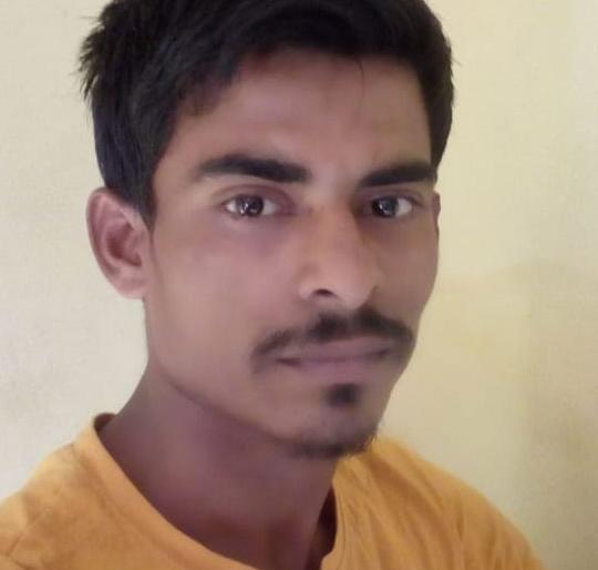 Gosharwadi youth killed in a tragic accident - seriously injured | तुंगजवळ अपघातात घोसरवाडचा तरुण ठार-एक गंभीर जखमी Gosharwadi youth killed in a tragic accident - seriously injured | तुंगजवळ अपघातात घोसरवाडचा तरुण ठार-एक गंभीर जखमी