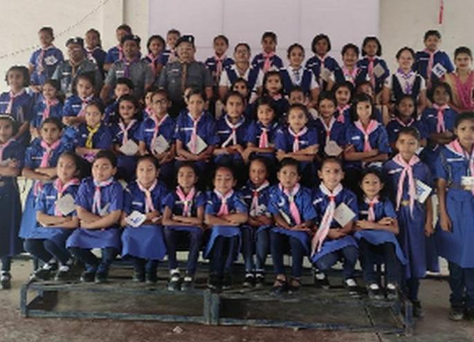 Diamond Feather Award to 44 students | ४४ विद्यार्थिनींना हिरक पंख पुरस्कार Diamond Feather Award to 44 students | ४४ विद्यार्थिनींना हिरक पंख पुरस्कार