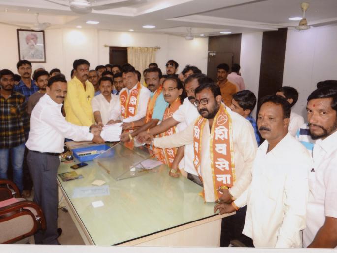 Kolhapur: Open Permits with New Stops, Maharashtra Traffic Force Demand | कोल्हापूर : नवीन थांब्यांसह परमिट खुले करा, महाराष्ट्र वाहतूक सेनेची मागणी Kolhapur: Open Permits with New Stops, Maharashtra Traffic Force Demand | कोल्हापूर : नवीन थांब्यांसह परमिट खुले करा, महाराष्ट्र वाहतूक सेनेची मागणी