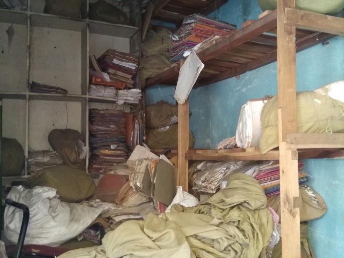 Kolhapur: In the licensing department of the corporation, theft, files bundle and register disappeared | कोल्हापूर : महानगरपालिकेच्या परवाना विभागात चोरी, फाईल्सचे गठ्ठे, रजिस्टर गायब Kolhapur: In the licensing department of the corporation, theft, files bundle and register disappeared | कोल्हापूर : महानगरपालिकेच्या परवाना विभागात चोरी, फाईल्सचे गठ्ठे, रजिस्टर गायब