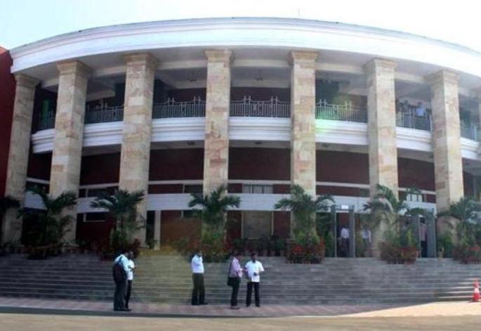 Quadruple rates for simple items in tenders issued for winter session; The preparation work was a shock | हिवाळी अधिवेशनासाठी जारी निविदांमधे साध्यासाध्या वस्तूंना लावले चौपट दर; तयारीच्या कामाला बसला झटका