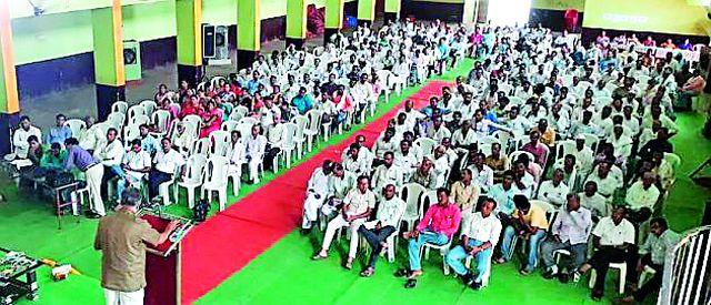 Keep improving the new technology to grow | उत्पादनवाढीसाठी नवीन तंत्रज्ञानाची कास धरा Keep improving the new technology to grow | उत्पादनवाढीसाठी नवीन तंत्रज्ञानाची कास धरा